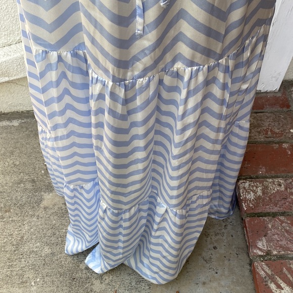 ASOS gorgeous long dress. So pretty and flattering from Bloomingdale’s - Picture 4 of 13